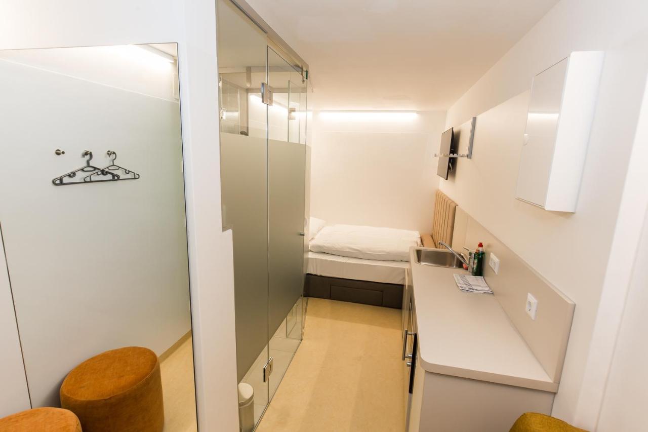 Smart Nano Living - Hauptbahnhof - Self Check-in Viena